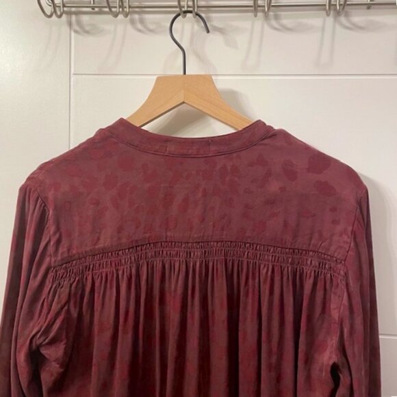Evereve Cloth & Stone Leopard Print Button Up Blouse Maroon Size Medium V-Neck - Picture 10 of 16